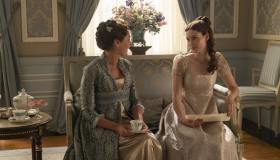 La Moka che sta ossessionando i fan di Bridgerton trasforma l’ora del caffè in un’esperienza regale