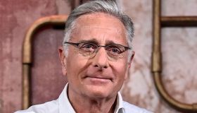 Ascolti tv del 30 agosto, Gianni Morandi sfida Ciao Darwin