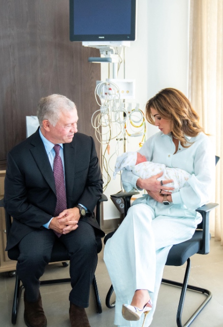 Rania di Giordania con la nipote Iman e il marito, Re Abdullah