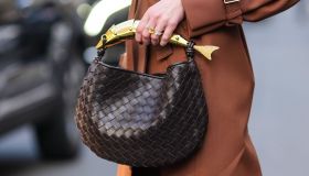 D’ora in poi indosserai solo sardine e non stiamo scherzando. È questa la tendenza moda inaspettata dell’estate