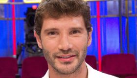Stefano De Martino costretto a tornare prima al lavoro. “Forte nervosismo”