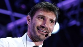 Stefano De Martino “ripulito”, via i tatuaggi per il futuro in Rai: cosa ha rimosso
