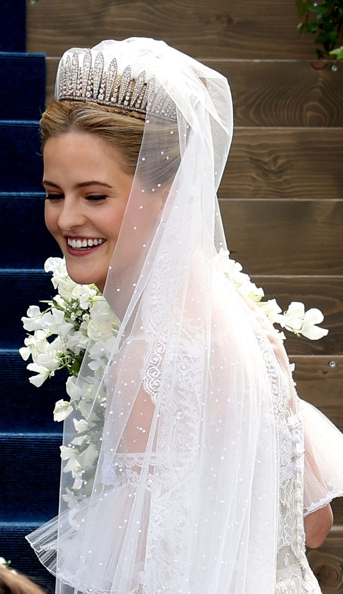 Il maestoso velo da sposa della Principessa Maria Carolina