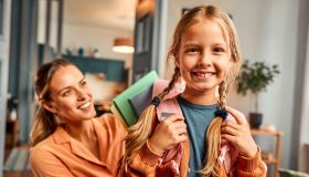 Come insegnare ai bambini a fare lo zaino da soli: strategie ed errori da evitare