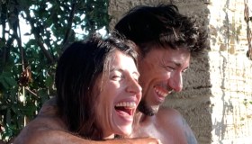 Giorgia e Emanuel Lo, vacanza d’amore in Liguria: il bacio (con scherzo)