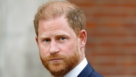 Re Carlo, Harry è furioso: “Notizie false sull’incontro con mio padre”