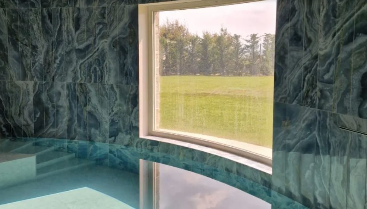 Una prospettiva trasparente, come il vetro: perché sceglierlo per design e arredamento?