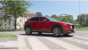 Mazda CX-30: la bellezza sottile che colpisce