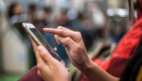 Quando la violenza maschile trova legittimazione con i like: il caso “Mia moglie”