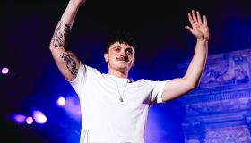 Olly “cafone e maleducato”: il cantante nella bufera dopo la cena al ristorante