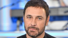 Raoul Bova, la strategia sugli “occhi spaccanti”: così ferma la diffusione degli audio