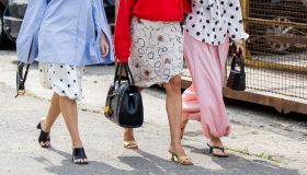 I sandali mules con tacco sono il dettaglio chic dell’estate che puoi utilizzare per tutto l’autunno