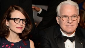 Steve Martin compie 80 anni, i grandi amori della sua vita