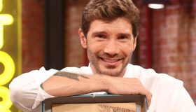 Affari Tuoi, l’amore non conosce altezza: meno centimetri e più cuore