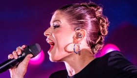 Alessandra Amoroso in concerto alle Terme di Caracalla, le pagelle: lei commossa (9), Annalisa giocosa (7)