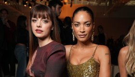 Annalisa e Elodie conquistano lo show di Cavalli alla Milano Fashion Week, look ultra glamour a confronto