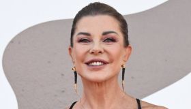 Alba Parietti, il diritto di mostrarsi e la lotta ai pregiudizi: “La voglia di vivere alla mia età manda fuori di testa”