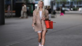 Le sneakers più amate si riempiono di cuori. Sono un inno all’amore