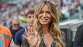 Diletta Leotta per la prima televisiva non rinuncia al tubino, le scarpe sorprendenti