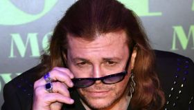 Gianluca Grignani non molla sul caso Pausini, ora arriva anche la denuncia per diffamazione contro Warner