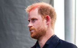 Harry infuriato svela il regalo che ha fatto a suo padre Carlo