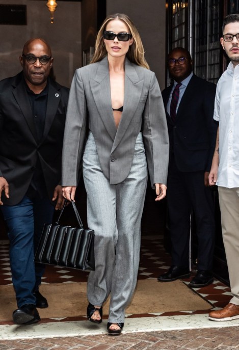 Margot Robbie look streetstyle