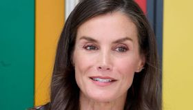 Letizia Ortiz sceglie ancora le Mary Jane, ma in versione slingback. I modelli sotto i 70 euro per replicare il look