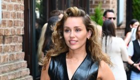 Liam Hemsworth dimentica Miley Cyrus, sposerà Gabriella Brooks: conosciuta grazie all’ex