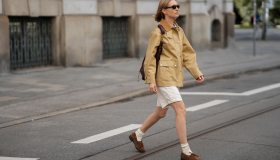 I mocassini di camoscio sono la tendenza effortless e chic di questo autunno