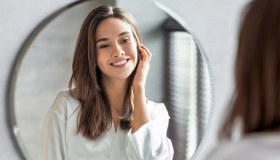 La piastra per capelli scontata oltre il 70% e tanti bestseller a prezzi incredibili: le offerte del giorno