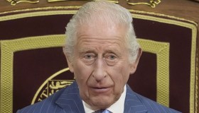 Re Carlo non perdona: Sarah Ferguson è sparita e Andrea ha paura