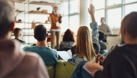 Scuola 2025-2026, dal 6 in condotta allo smartphone: tutte le novità