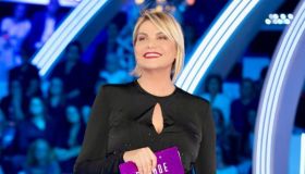 Grande Fratello, primo giorno nella Casa: la concorrente rapita e già un amore