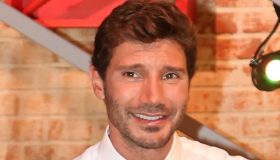 Ascolti tv del 10 ottobre, De Martino e Gerry Scotti sul filo del rasoio. Carlo Conti Re