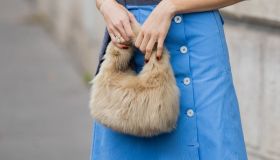Primi giorni d’autunno ed è già furry mania. 12 accessori cozy e soffici su cui puntare