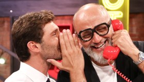 Affari tuoi, Stefano De Martino rompe col passato. Ma il Dottore è spietato