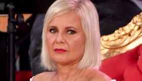 Antonella Elia in lacrime a La Volta Buona: matrimonio ancora rinviato