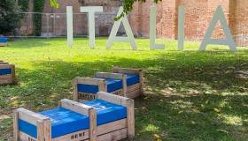 Quali saranno le costruzioni del futuro? La Biennale di Venezia 2025 racconta l’architettura che verrà