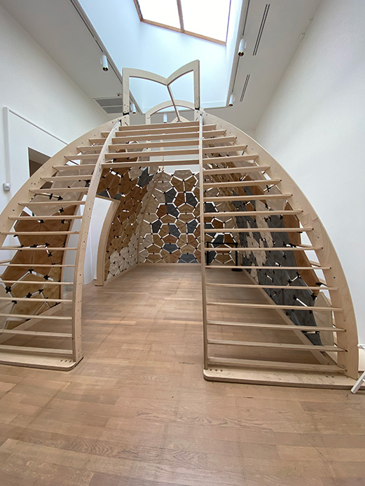 Installazione del Padiglione Inghilterra alla Biennale di Venezia 2025, progetto GBR: Geology of Britannic Repair