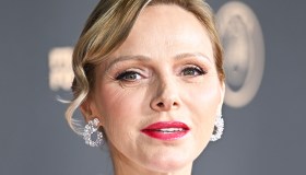 Charlene di Monaco osa con la schiena nuda: abito da 3mila euro e diamanti
