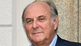 Gerry Scotti, altra frecciata a Stefano De Martino e Affari Tuoi: “Da noi i premi bisogna meritarseli”