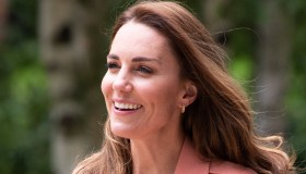 Kate Middleton torna in pubblico dopo due mesi di assenza: il primo look