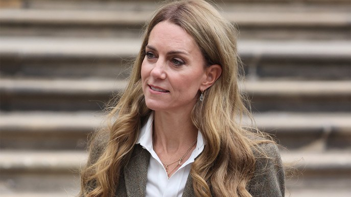 Kate Middleton riappare in pubblico dopo 2 mesi ma il nuovo look non convince
