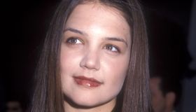 Il rossetto protagonista dell’autunno è marrone, come quello di Katie Holmes. Ed è subito Joey Potter style