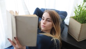 Leggiamo sempre meno, cosa fare e perché bisogna iniziare con i bambini