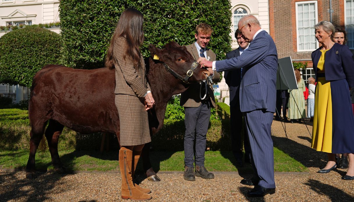 Re Carlo, l'incontro con Poppy