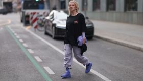 Fucsia, viola e arancioni. Le sneakers colorate sono protagoniste dell’autunno, e questo modello è già tendenza