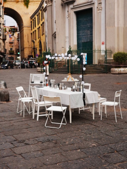 Napoli, il Caffè Sospeso in Piazza della Sanità