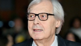 Vittorio Sgarbi, le foto al seggio e la reazione della figlia Evelina: “Triste e dispiaciuta”