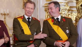 Abdicazioni reali, quando i sovrani lasciano il trono